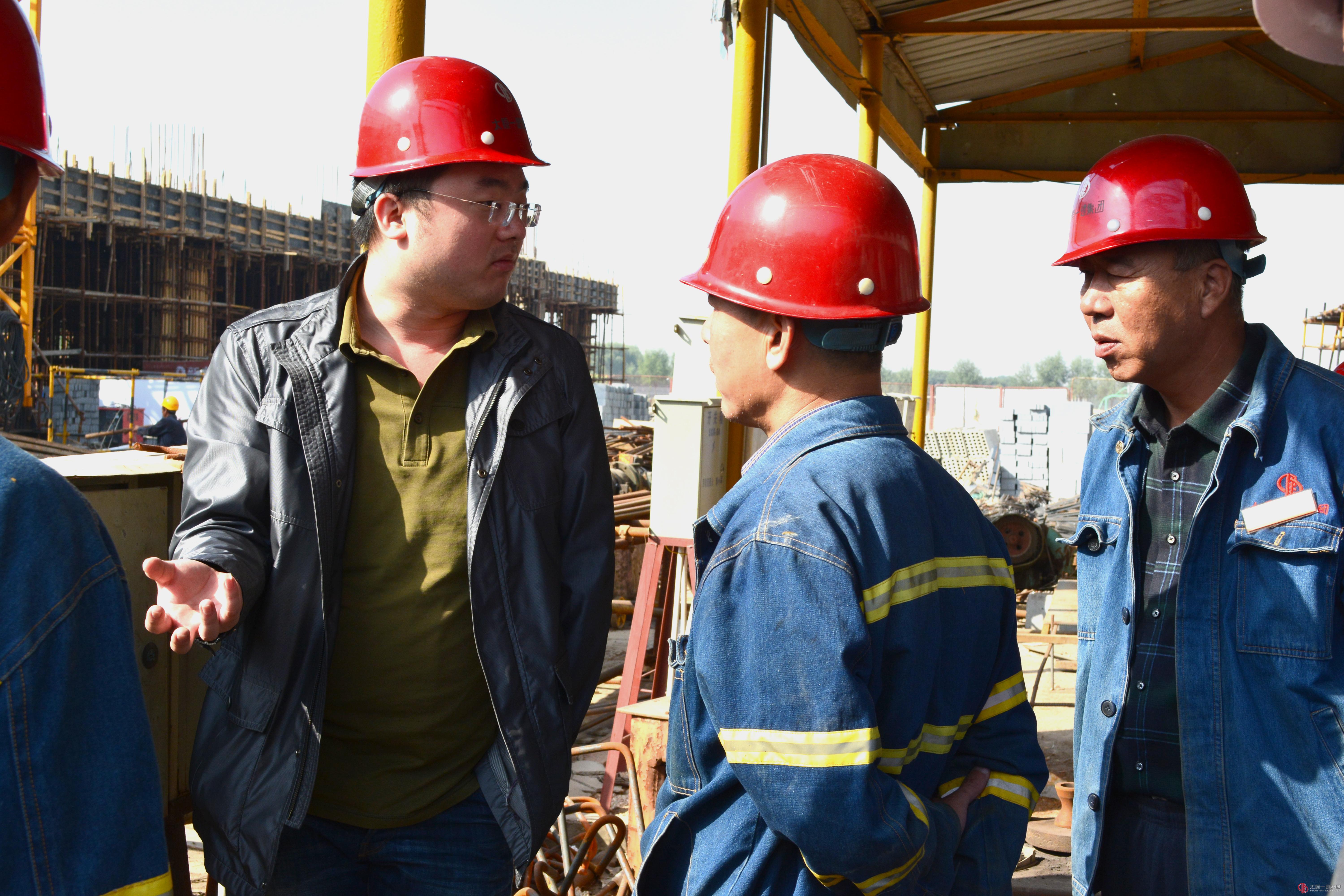 山西交通学院3#4#学生公寓楼接受市安全站检查