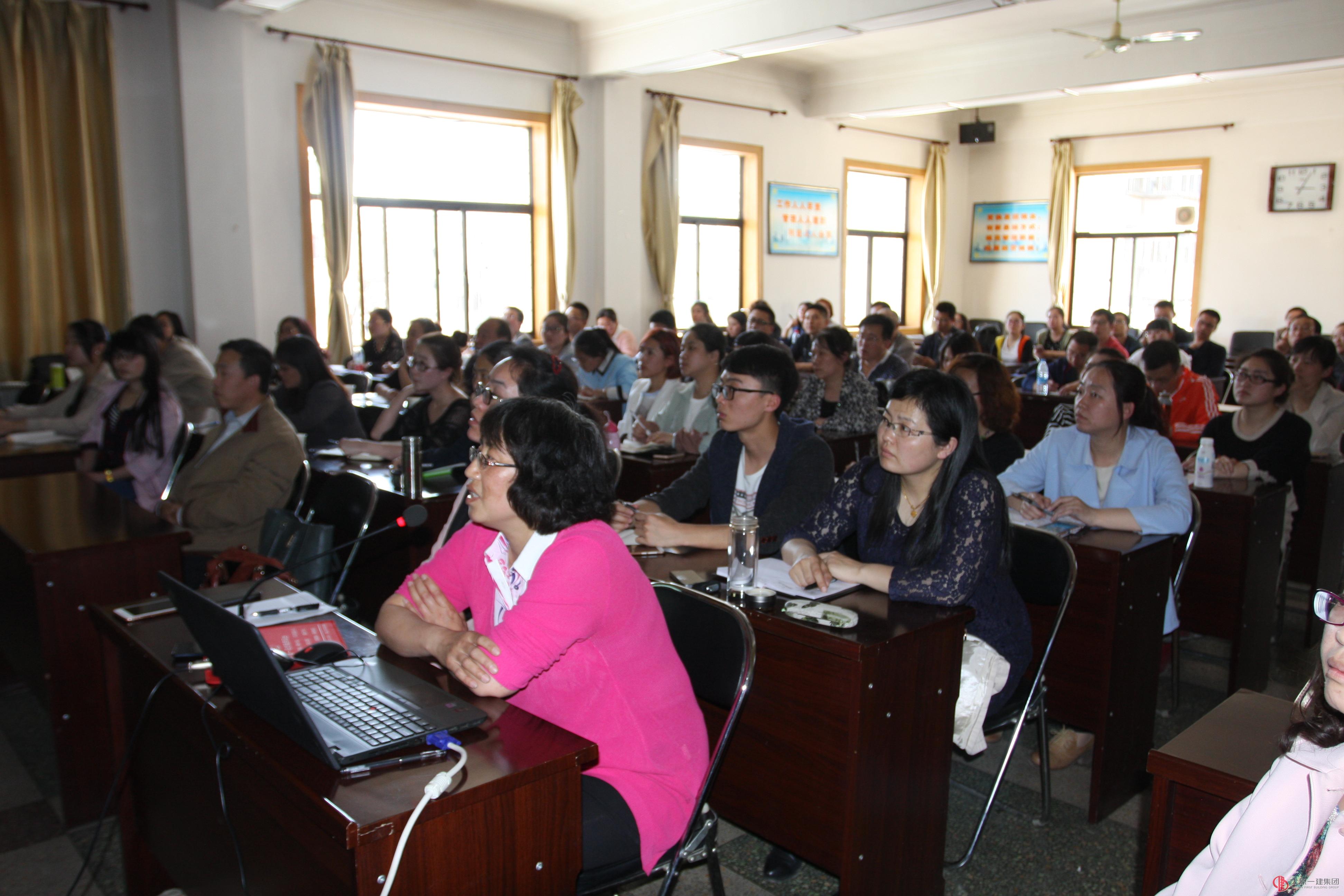 工程造价管理部组织“推行计划成本管理，防范项目经营风险”业务交流会